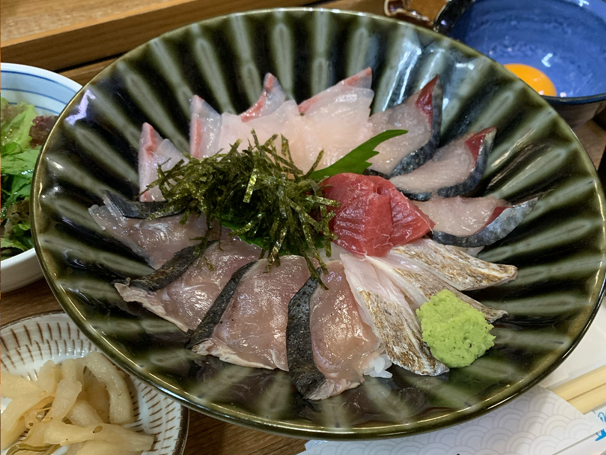 魚喜のゴマカンパチ丼