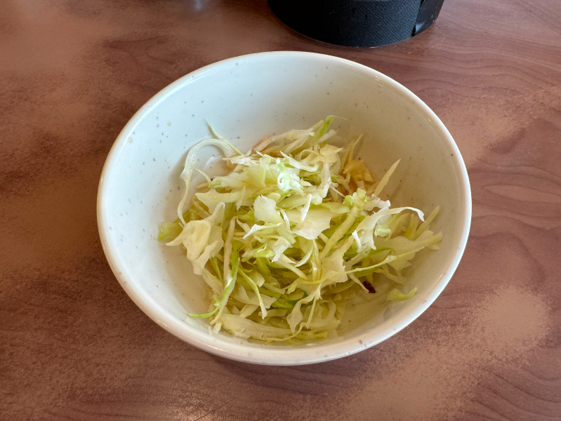 横綱ラーメンのお通しのキャベツ