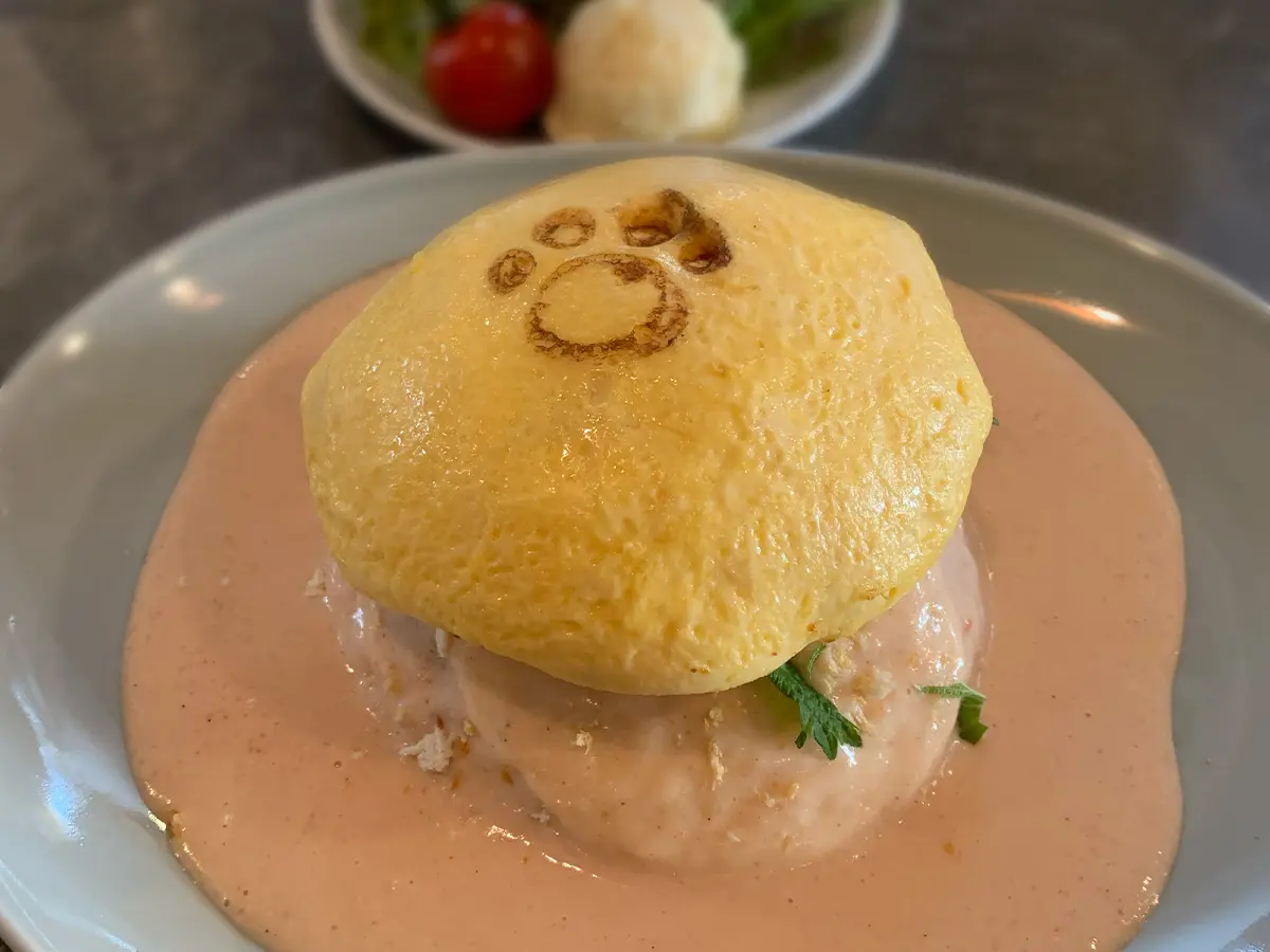 いくら 天神今泉店｜天神今泉でバズった名物ぷるふわオムライス
