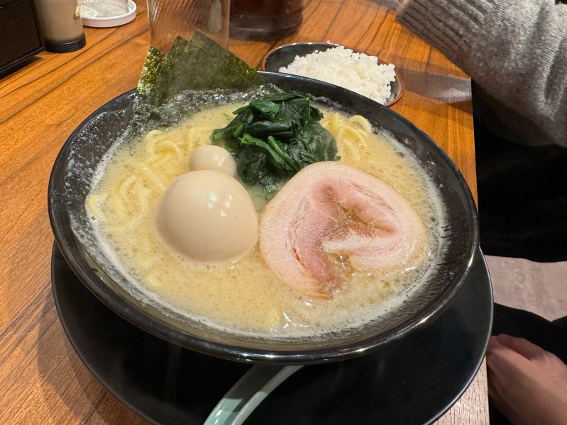 横浜家系ラーメン春吉家 天神三丁目店の味玉ラーメン