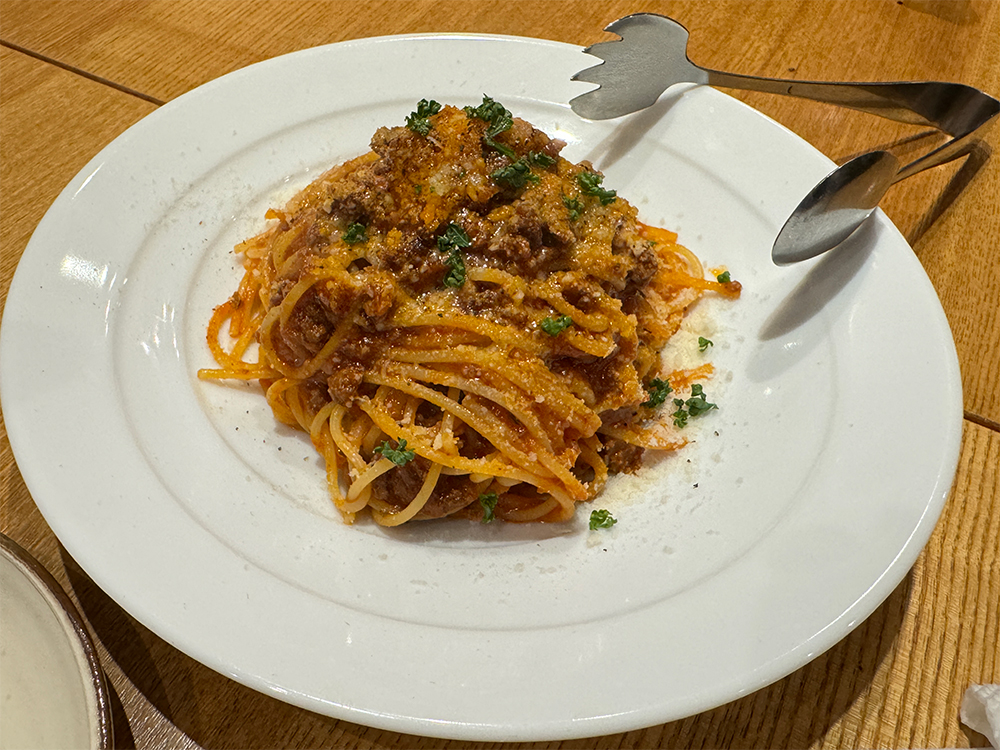 地下のニューコマツのボロネーゼスパゲッティ