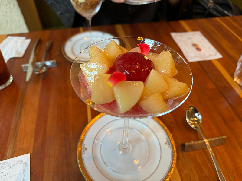 ラルシュの桃のグラニテパフェ
