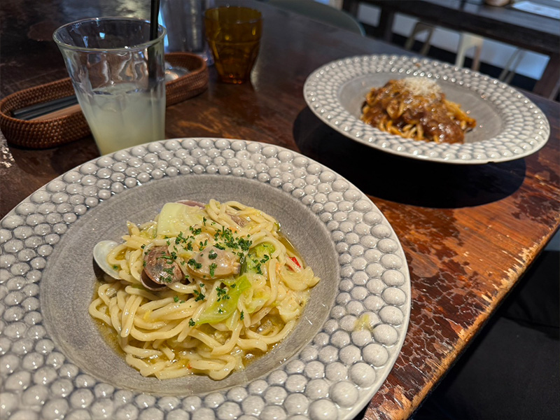 シェフの気まぐれ 季節のパスタ(春キャベツとアサリのペペロンチーノ)
