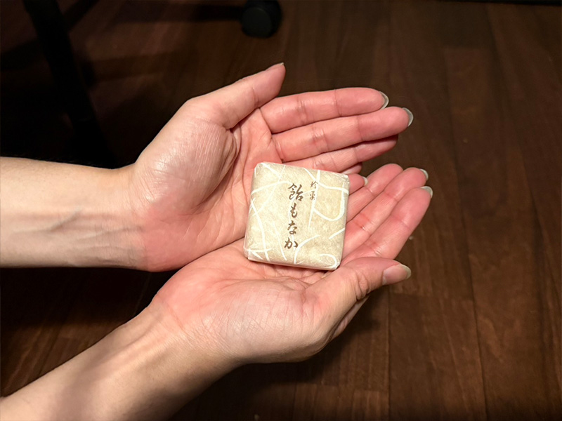 福岡では福岡三越で買える「飴もなか」