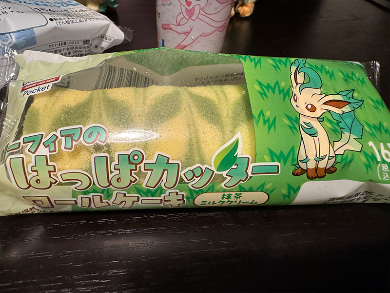 リーフィアのはっぱカッターロールケーキ(抹茶ミルククリーム)
