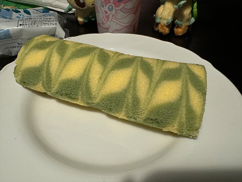 リーフィアのはっぱカッターロールケーキ(抹茶ミルククリーム)