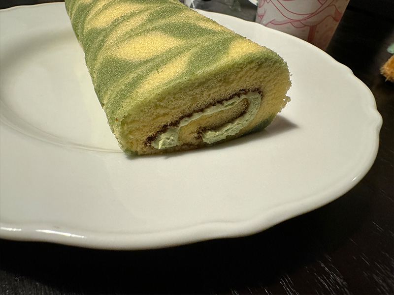 リーフィアのはっぱカッターロールケーキ(抹茶ミルククリーム)