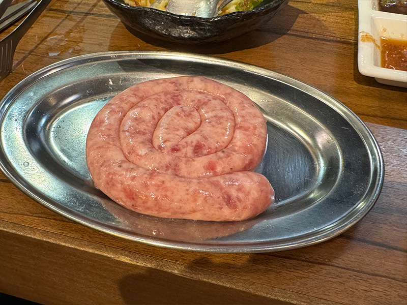 ばかとあほ姪浜店の50cm生ソーセージ