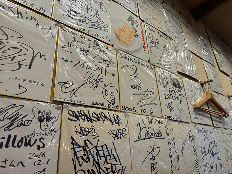博多らーめんShinShin 天神本店のサイン