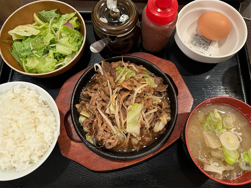 大衆食堂 うっちゃり 天神ビル店の名物!燒肉鉄板定食