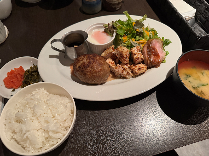 Bistro Oの博多舞鶴ハンバーグ