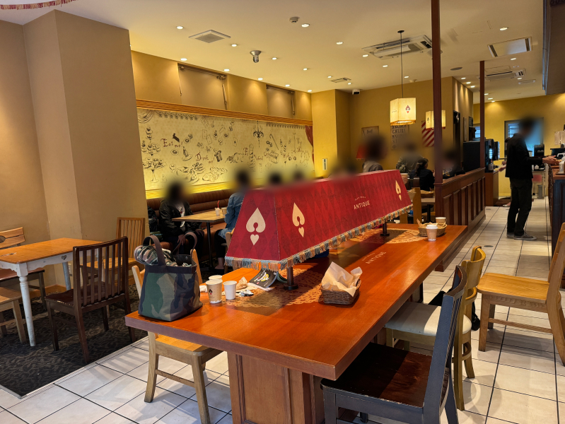 ハートブレッドアンティーク 福岡天神店の2階