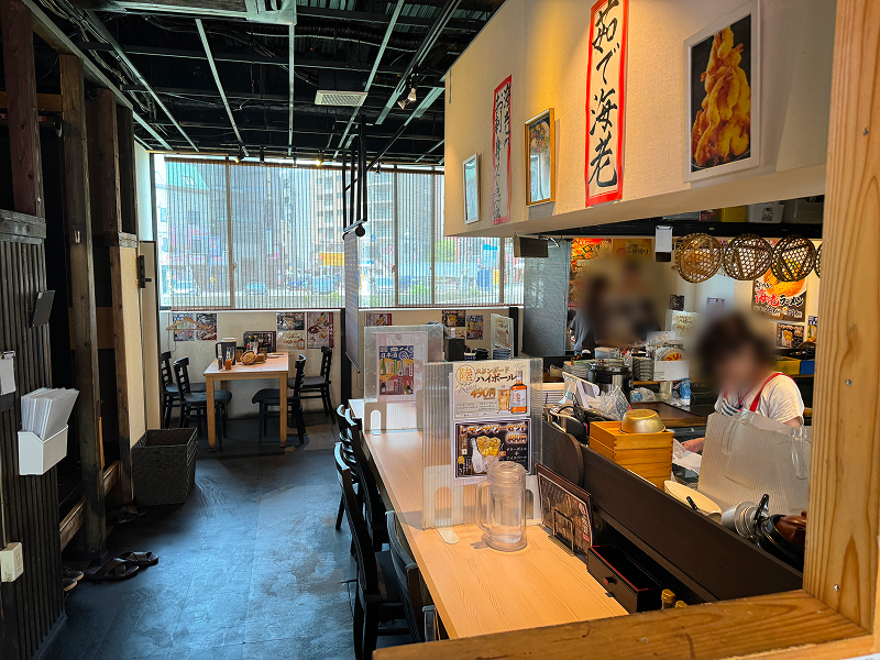 えびえび食堂 えび八本 住吉店の店内