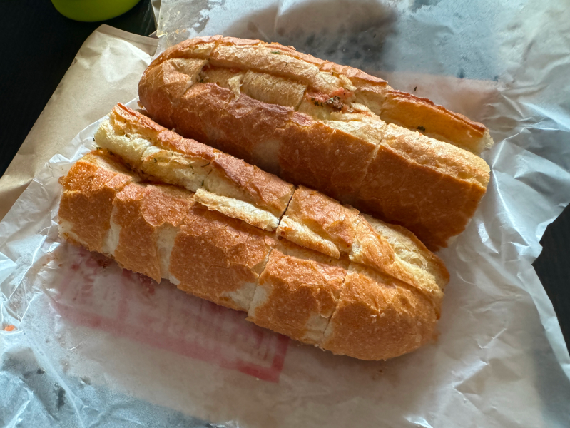 Full Full パンとワインの明太フランス