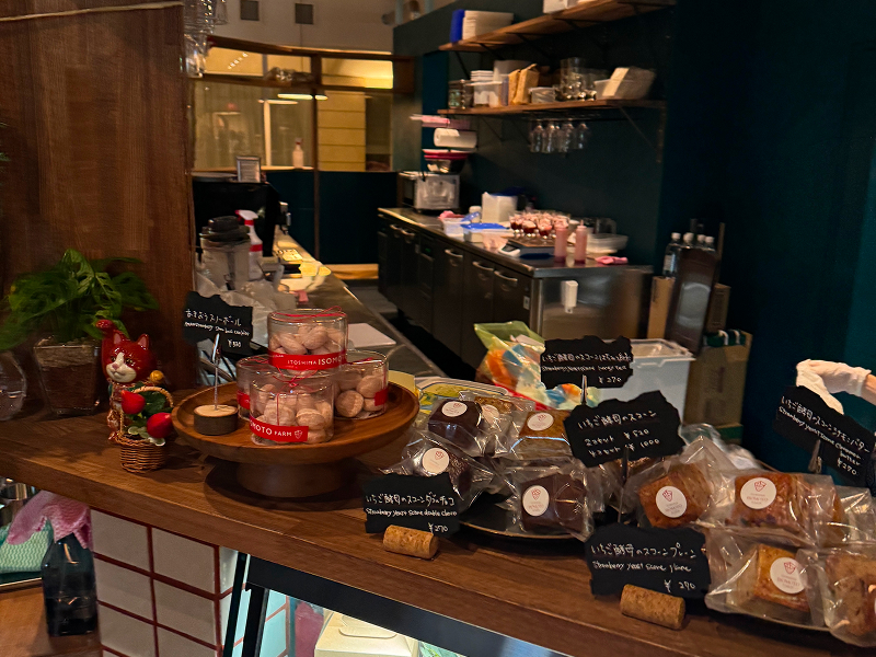cafe TANNAL 大名店の店内
