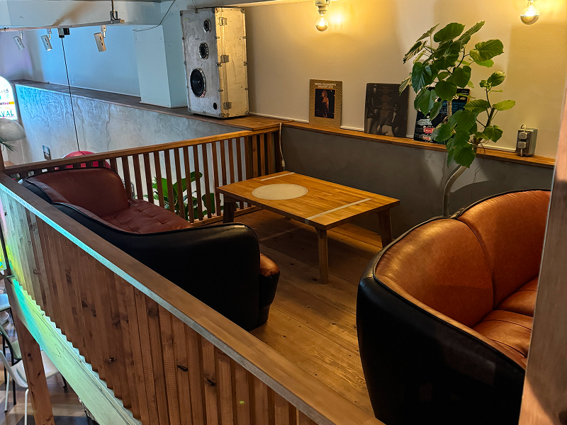 cafe TANNAL 大名店の店内