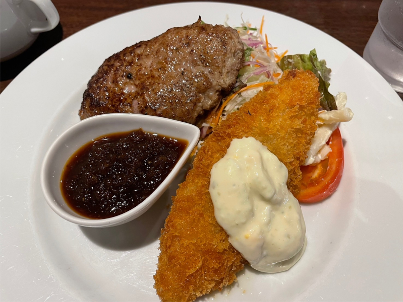 ビアレストラン Pubキリンの白身魚とハンバーグ