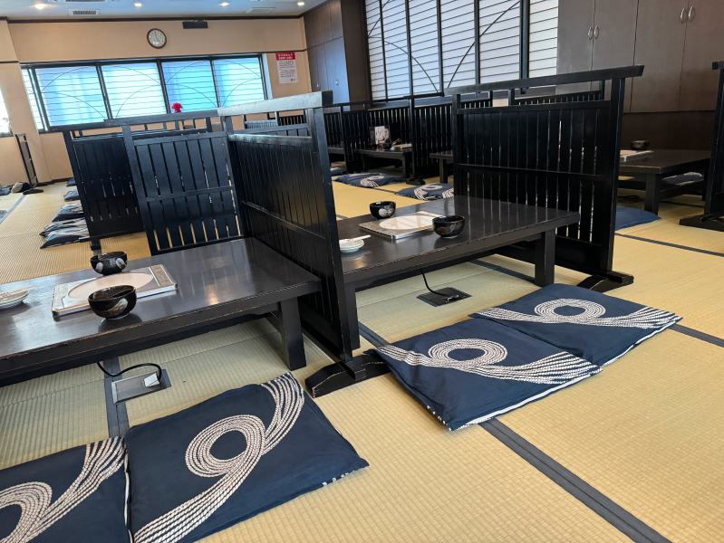 牛もつ鍋 おおいし 住吉店の店内