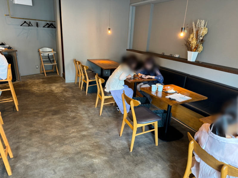 ジャーニー 料理とお酒の店内