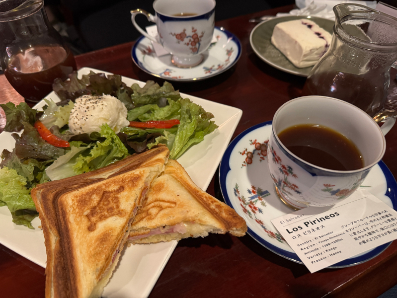 カフェ ミエルのホットサンド(ハムチーズサンド)