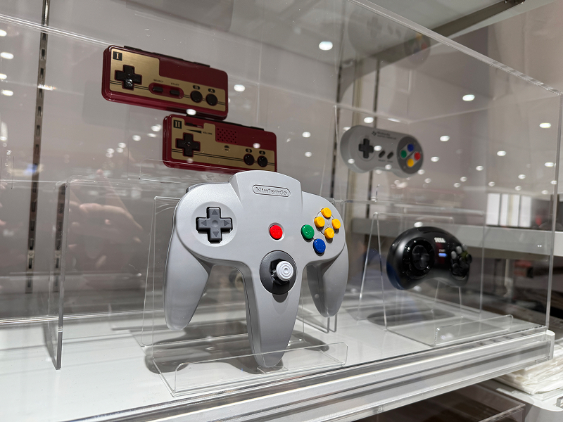 Nintendo FUKUOKAの懐かしのコントローラー
