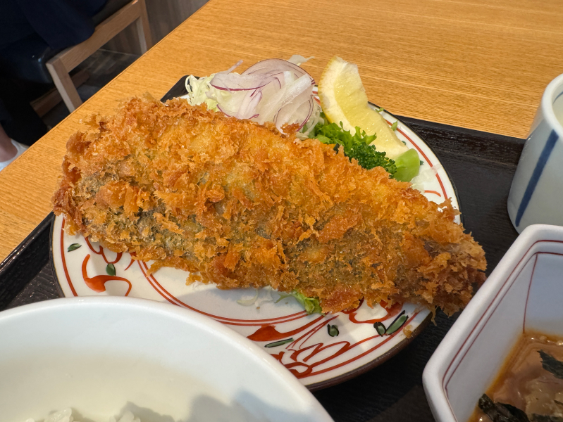 田中田式海鮮食堂 魚忠(うおちゅう)の本日のお刺身と選べるメイン膳2種(自家製銀ダラ味噌漬け+手仕込みアジフライ)