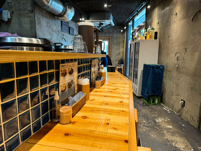 クボカリー 大名店の店内