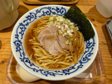 博多醤油ラーメン 月や 博多デイトス店のしょうゆラーメン