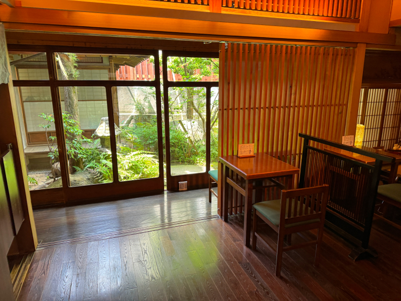 手打ち蕎麦 やぶ金の店内