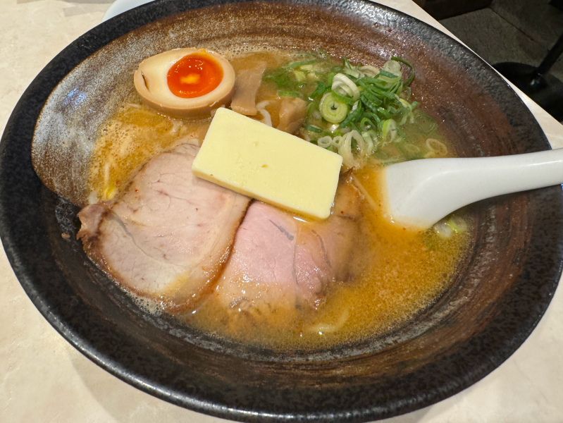 博多川端どさんこ 博多デイトス店の味噌ラーメンバタートッピング