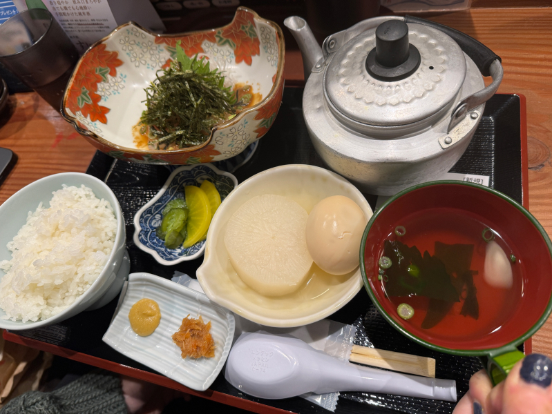 今日も大漁!天神 大晴海の鯛ごま定食