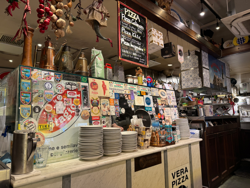 ピッツェリア・ダ・ガエターノ 薬院店の店内